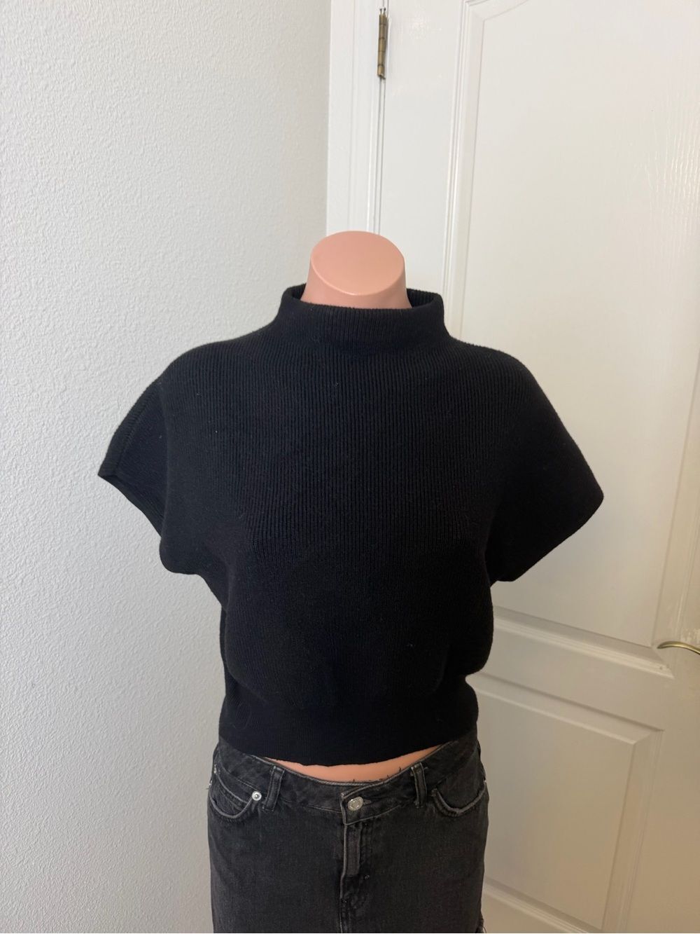Marled Black Short-Sleeve Mock Neck Knit Top